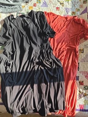 Two Women's V-Neck Short Sleeve Dresses - Black & Ginger